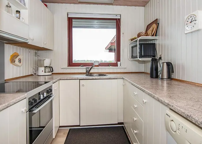 5 Person In Hejls-by Traum *